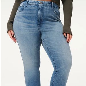 GOOD AMERICAN “GOOD CURVE STRAIGHT NATURAL FRAY HEM” | size 20